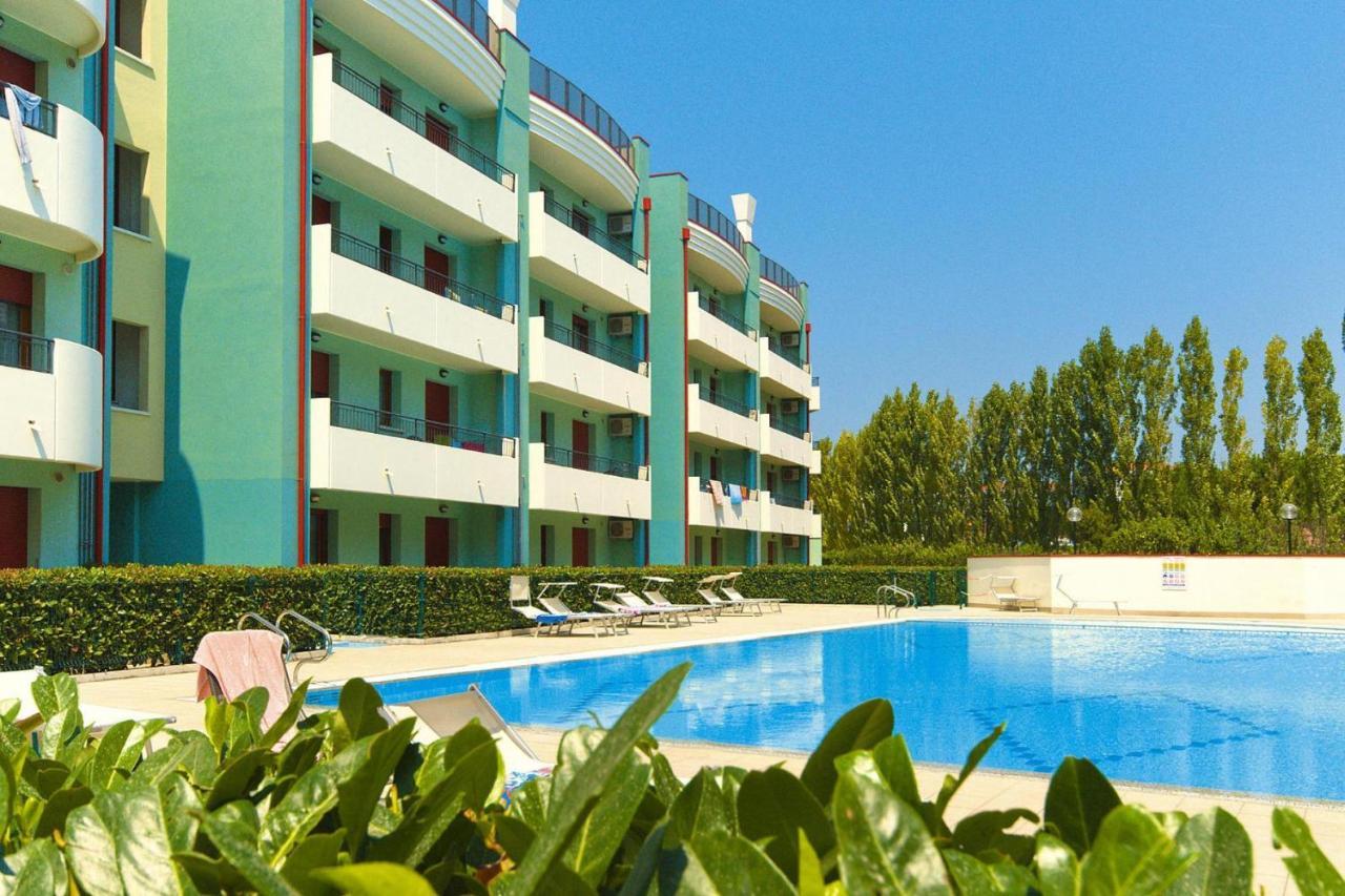 Apartment In Caorle With Heating Extérieur photo